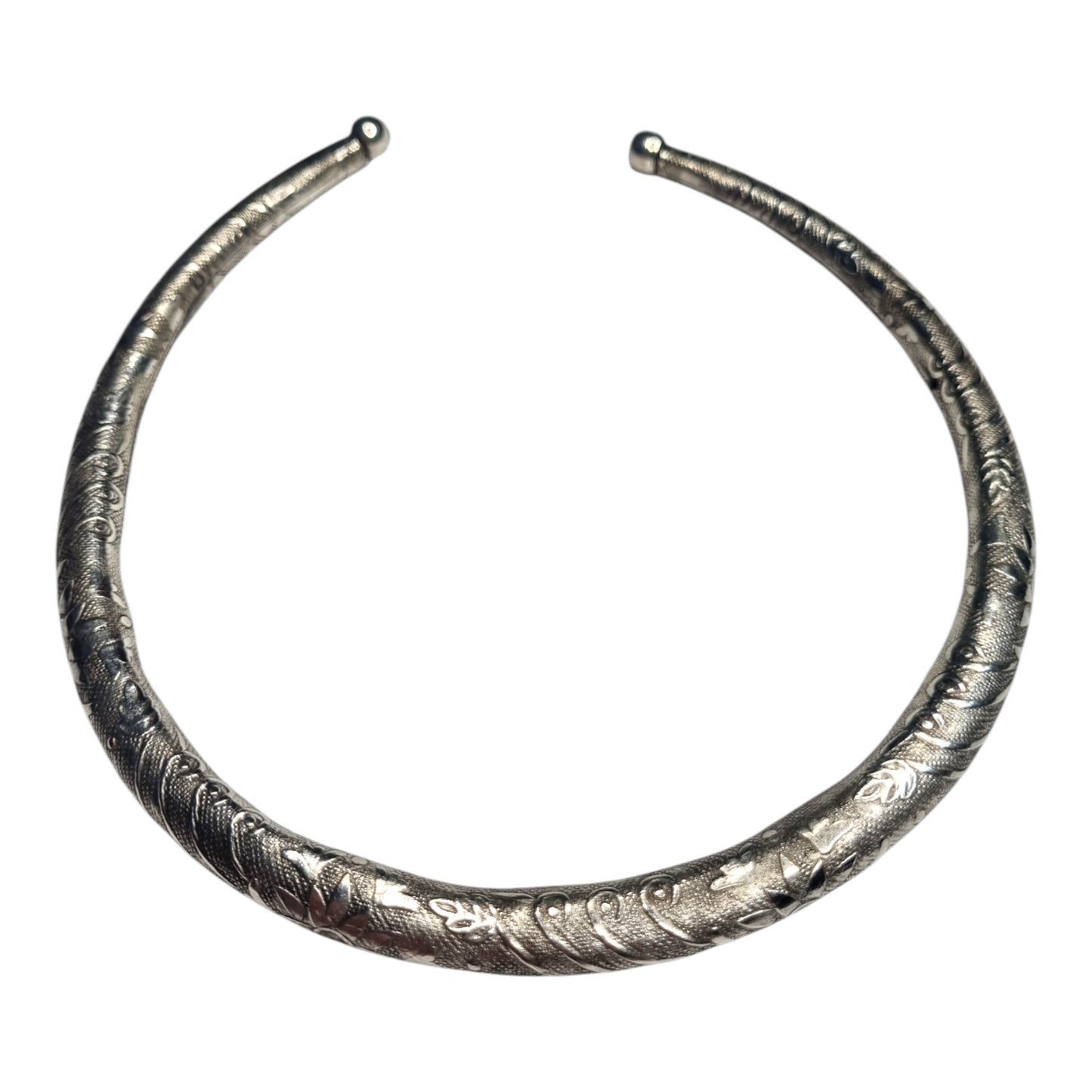 Traditional Hasli Necklace – Silver-Toned, Engraved Pattern, Open-End Choker Style