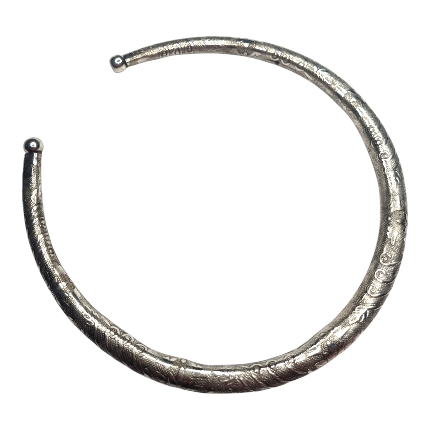 Traditional Hasli Necklace – Silver-Toned, Engraved Pattern, Open-End Choker Style