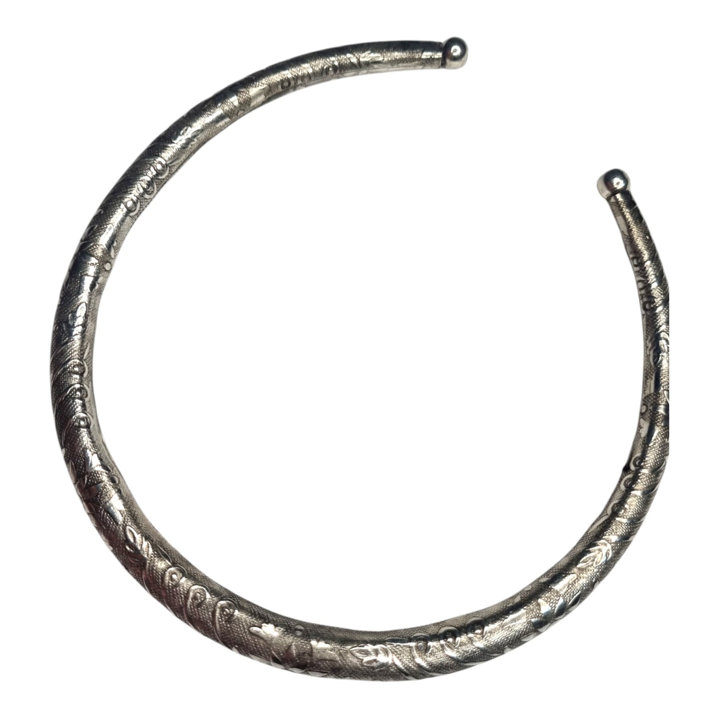 Traditional Hasli Necklace – Silver-Toned, Engraved Pattern, Open-End Choker Style