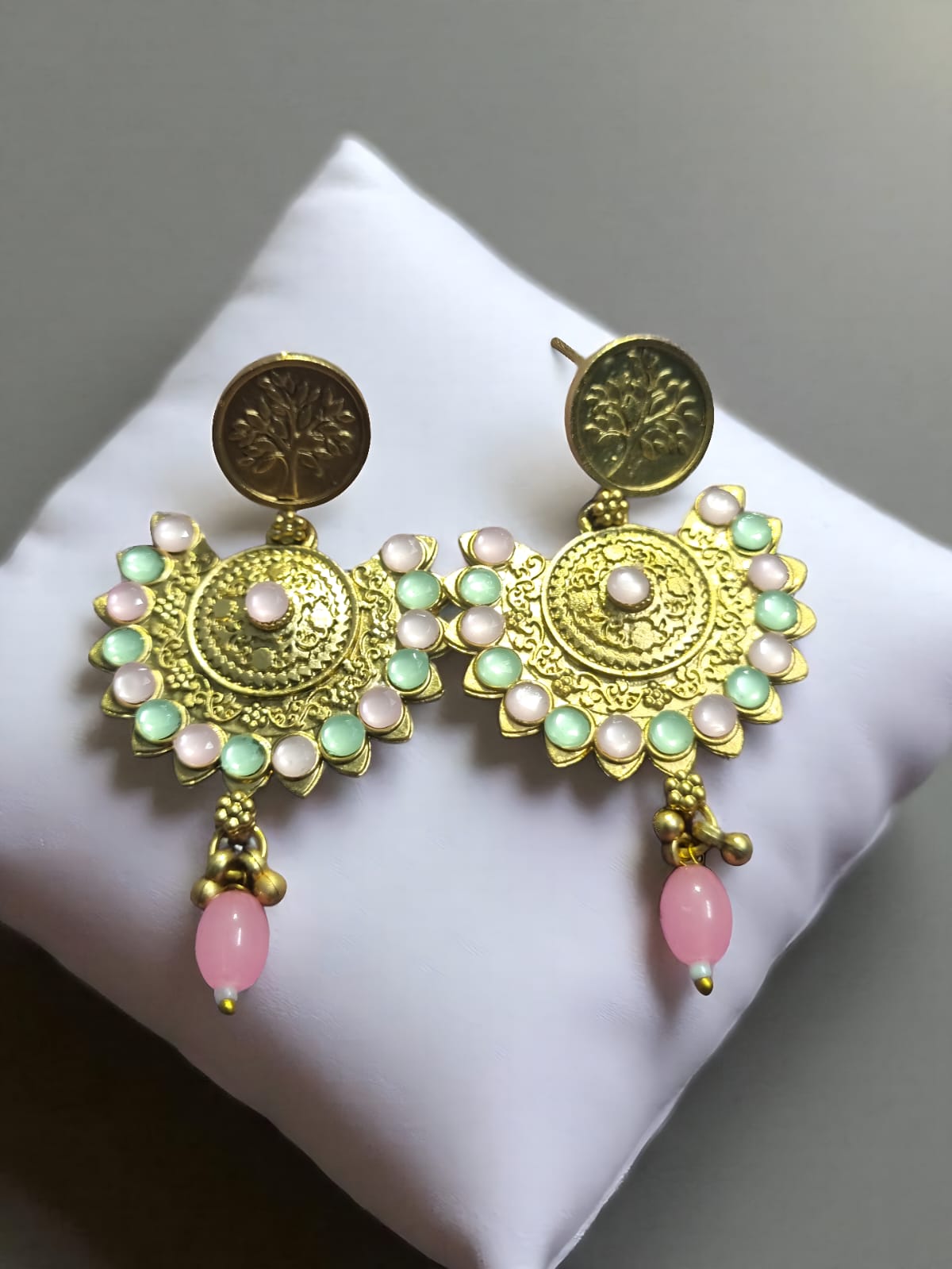 Mehreen Enamel Kundan Beaded Necklace Set