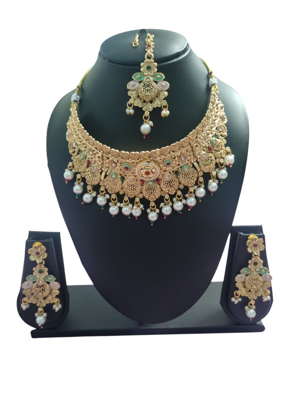 SAJOBHI,s Royal Heritage Kundan Bridal Set